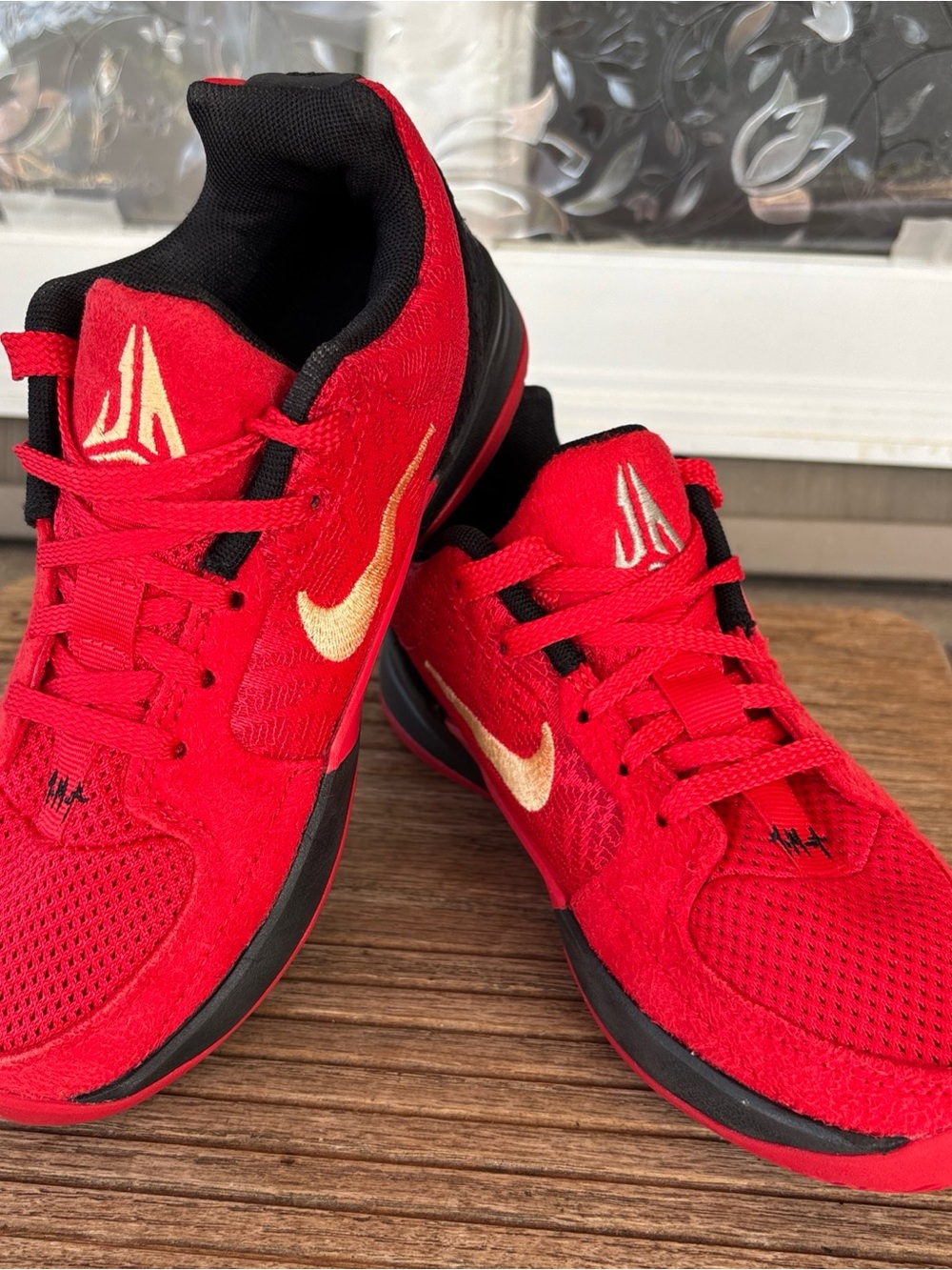 Nike Kids Red Sneakers with Black Trim and Gold Swoosh kids sz 1.5